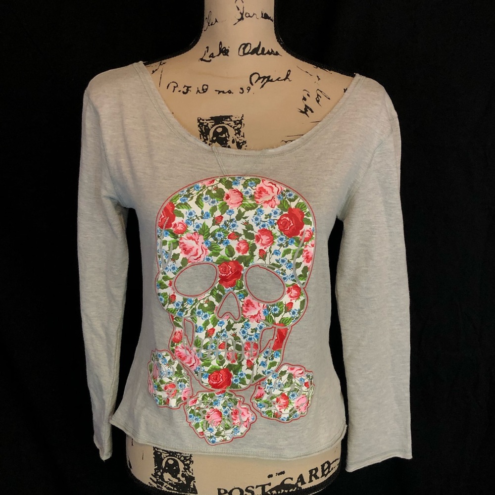Hostility m (s) gray floral skull cutout sweater